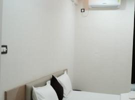 Hotel Kailash Inn，位于Garudeshwar的酒店