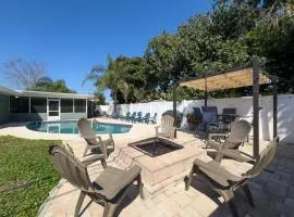 Pool - Fire Pit - Fenced Yard - 5 mi to Beach