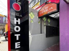 Hotel Cereja，位于Poá的酒店