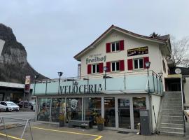 Motel Restaurant Freihof，位于奈福尔斯的带停车场的酒店