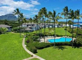2 bedrooms Condo few mins walk to Beaches & Pool