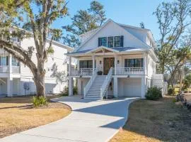 Newly Listed on Davis Love! Golf Course Views!
