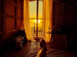 A-Frame Cottage 2, Puraran Surf Resort，位于Baras的酒店