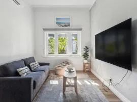 A Modern Coastal Stay in Dromana