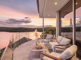 Luxe Waterview Double Room in Caringbah South - Ideal for Relaxation - Shared Bathroom，位于Lilli Pilli的酒店