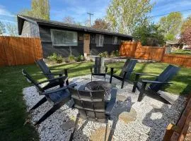 Cozy Home with Fire Pit, 1 mile from DT Nampa