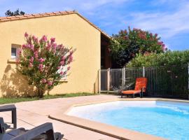 Villa Spacieuse au Calme Absolu avec Piscine Jacuzzi Prive et Grand Jardin Sans Vis a vis- Ideal Familles et Groupes Drome Provencale，位于蒙特利马尔的酒店