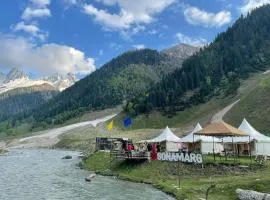 Sheenwoods Riverside Resort & Spa