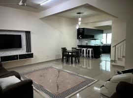 Homestay Adyana，位于劳勿的酒店