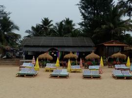 Om Shanti Beach Stay Patnem，位于帕特南的豪华帐篷营地