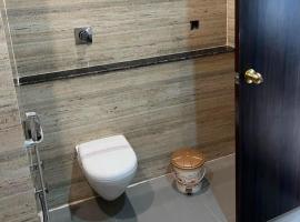 Hotel Leela Galaxy，位于Kushinagar的酒店
