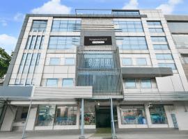 Super Townhouse Vanasthalipuram Formerly Hotel Surabhi，位于Surūrnagar的酒店