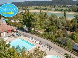 Camping Paradis Les Gorges du Haut Bugey，位于Matafelon的露营地