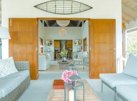 Stunning 4 bed Villa in Bequia St Vincent，位于Bequia的酒店