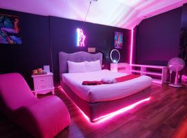 Love Hotel - Khách Sạn Theo Giờ，位于大叻联姜机场 - DLI附近的酒店