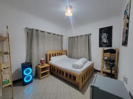 EMMY'S HIDE AWAY，位于伊林加的酒店