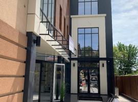 Urban Hotel EXPRESS，位于Ungheni的酒店