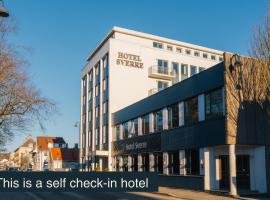 斯维尔酒店 ，位于桑内斯的带停车场的酒店