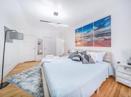 Kenmore Akron 3 bedroom 1 bath，位于亚克朗的酒店