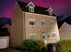 4 bedroom luxurious detached home