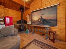 Charming Mountain Getaway，位于舒格洛夫的酒店