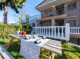 Casa Villa Maria，位于Canales的酒店