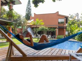 Hosteria Las Quintas Hotel Restaurante Bar，位于库埃纳瓦卡的酒店