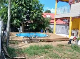 Appartement charmant à Sainte-Rose avec piscine