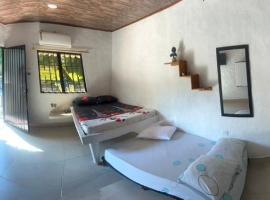 Hospedaje Luz d' Luna，位于特里温福港的酒店