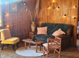 Le chalet des Ecureuils - Vue imprenable sur la Dent du Chat，位于Saint-Jean-de-Chevelu的酒店