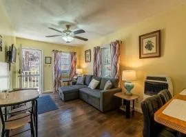 Quaint Cabin By The Creek Private