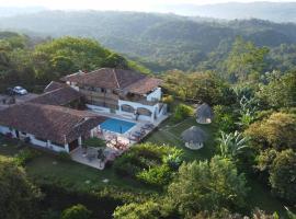 Hacienda Las Vainillas Boutique Hotel，位于Mastatal的豪华酒店