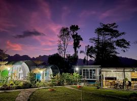 Rainbow Glamping，位于Padangan的酒店