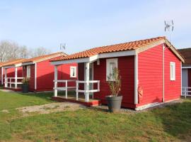 Wooden chalet in Signy-lAbbaye，位于Signy-lʼAbbaye的酒店