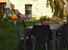 Gite en Périgord，位于Doissat的酒店