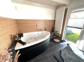 Privat Sauna Whirlpool Blockhaus- Balance Apartments by M&A，位于维岑豪森的Spa酒店