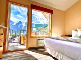 MountainView -PrivateChalet Sleep7- 5min to DT Vacation Home，位于坎莫尔的酒店