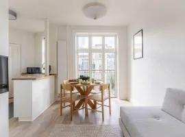 Cozy & Bright Apartment in Peaceful Area