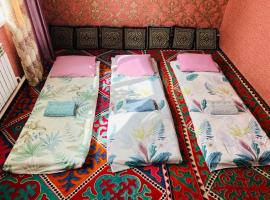 Gulzina Guest House，位于Bash-Kayyngdy的酒店