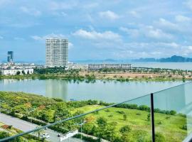Homestay Greenbay Premium，位于下龙湾的度假村