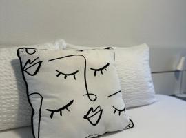 Studio Breiti I eigener Eingang I Basel，位于普拉特恩的带停车场的酒店