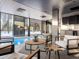 House Of Grey Luxury Villa with private pool by Aavalevi，位于列维的酒店