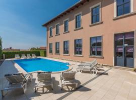 Villa Old School House，位于Bašići的酒店