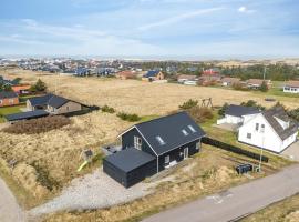 Pool House With Activity Room, Built In 2020, With A View Of The North Sea,，位于诺尔沃鲁普的酒店