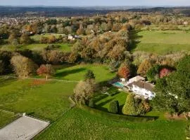 Luxury New Forest Holiday Home with Pool and Hot tub