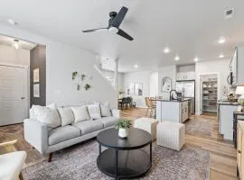 Play and Stay Arcade Ping Pong Sleeps 10