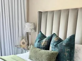 The Loraine Luxury Suites