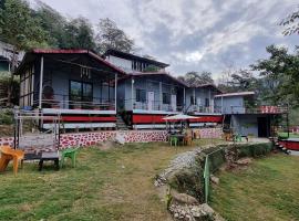 The Seven Hills Resort，位于Mohan Chatti的酒店