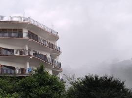 The Village Lodge Dalhousie，位于Banikhet的酒店