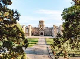 Warner Hotels - Studley Castle